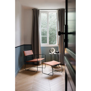 Fermob – Surprising – Repose-pieds cuir en situation