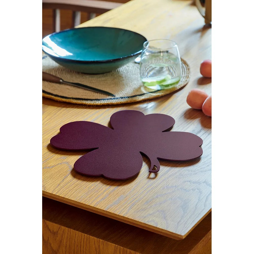 Fermob – Trèfle – Dessous de plat 27 x 27 cm en situation